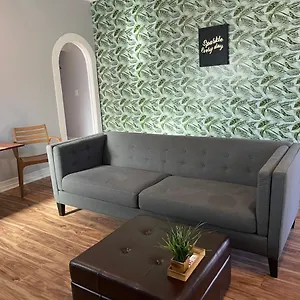 2bed 1bath Close To Downtown Lb, La And Oc. Long Beach