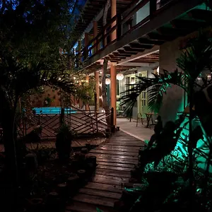 casa-corazon-xcaret.quintano-roohotels.com/